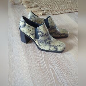 MIA Snake Skin Boot Size 7M Booties Y2K  VINTAGE Block Heel Square Toe